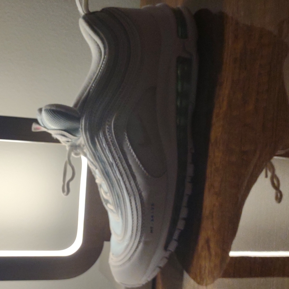 Shoes - Picture 2 of 4